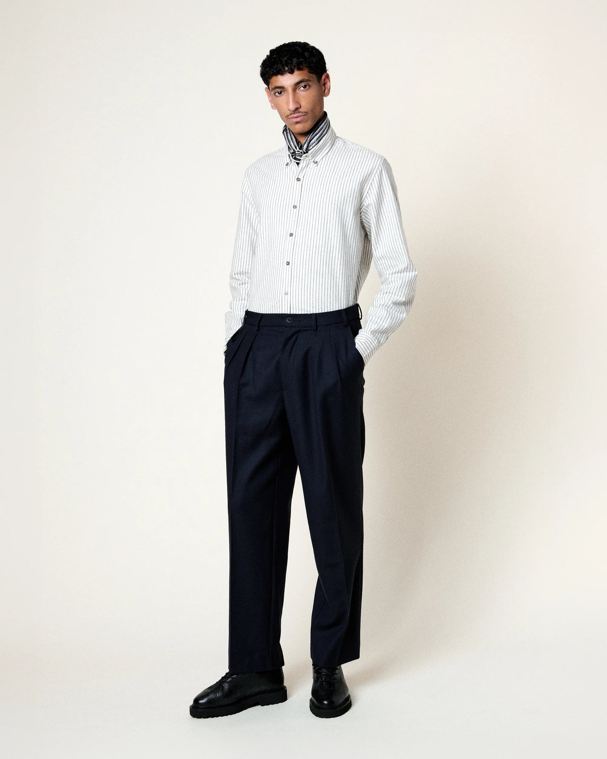 Paulo Sleek Wool Suit Pants — NAVY