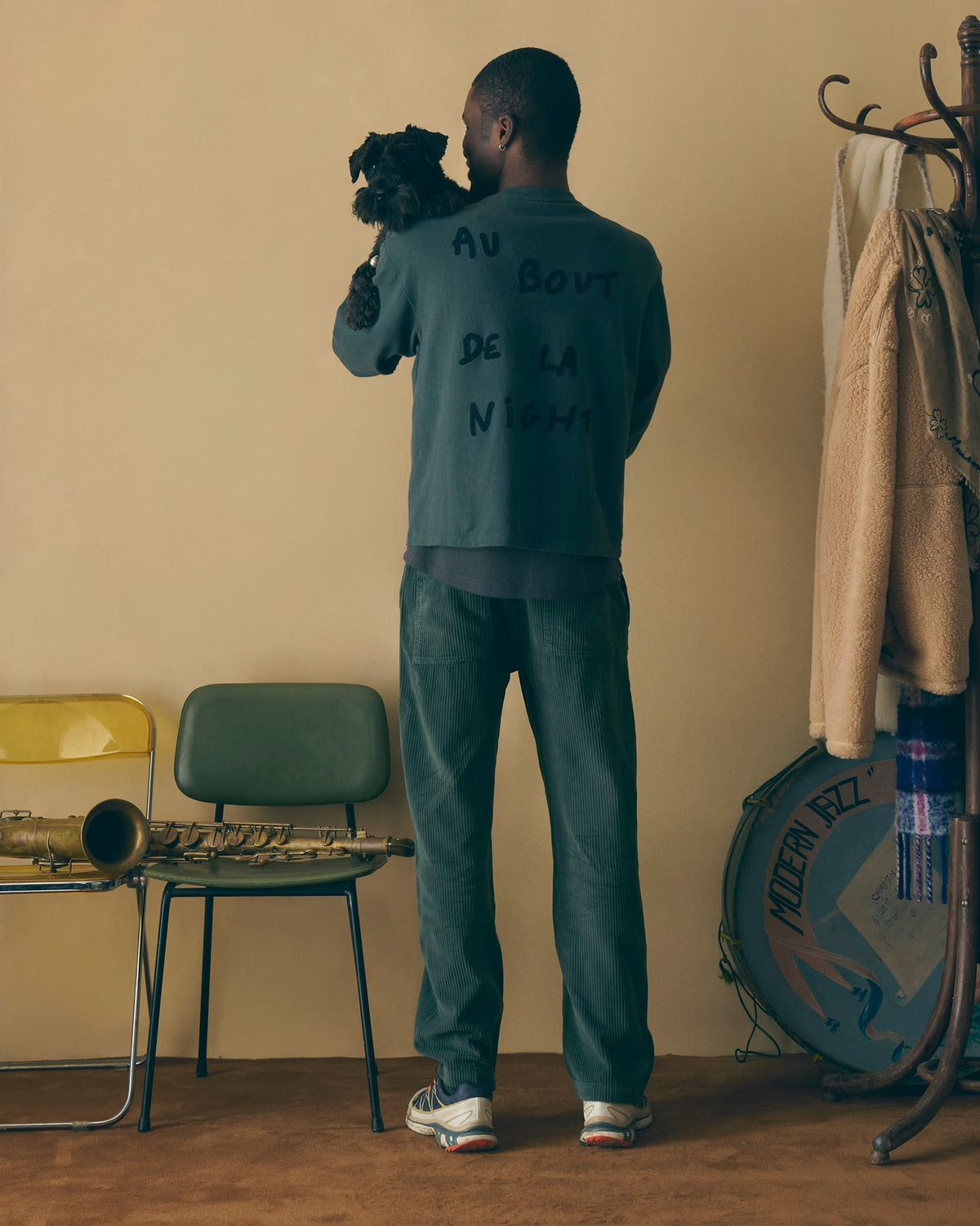 'Au bout de la night' Manhes Sweatshirt — ARMY GREEN