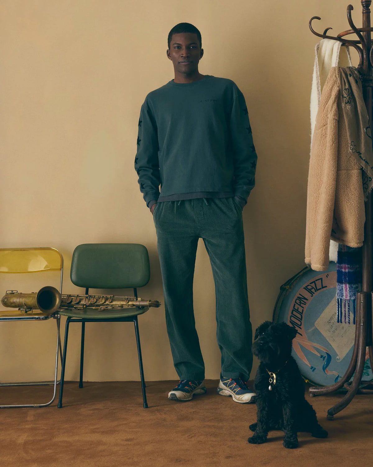 'Au bout de la night' Manhes Sweatshirt — ARMY GREEN