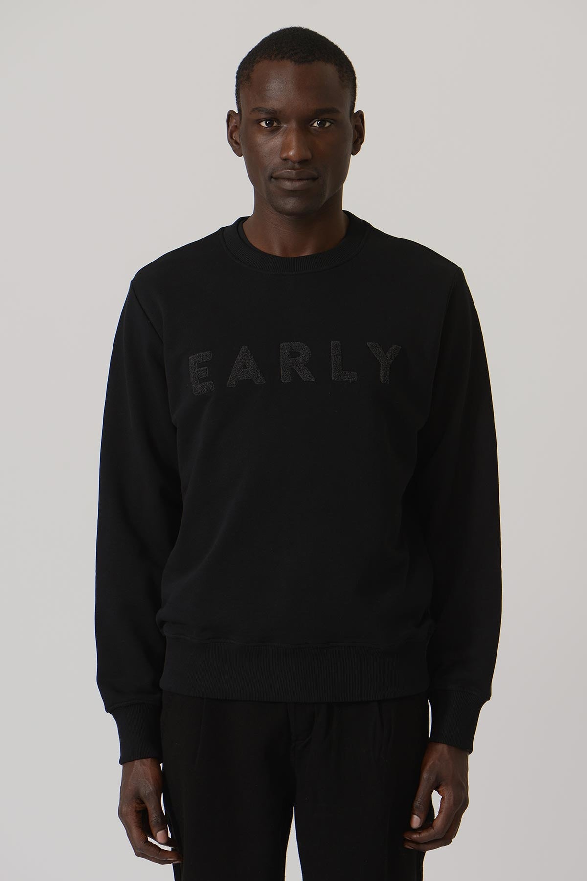 Early High-Stitch Logo Sweat — BLACK