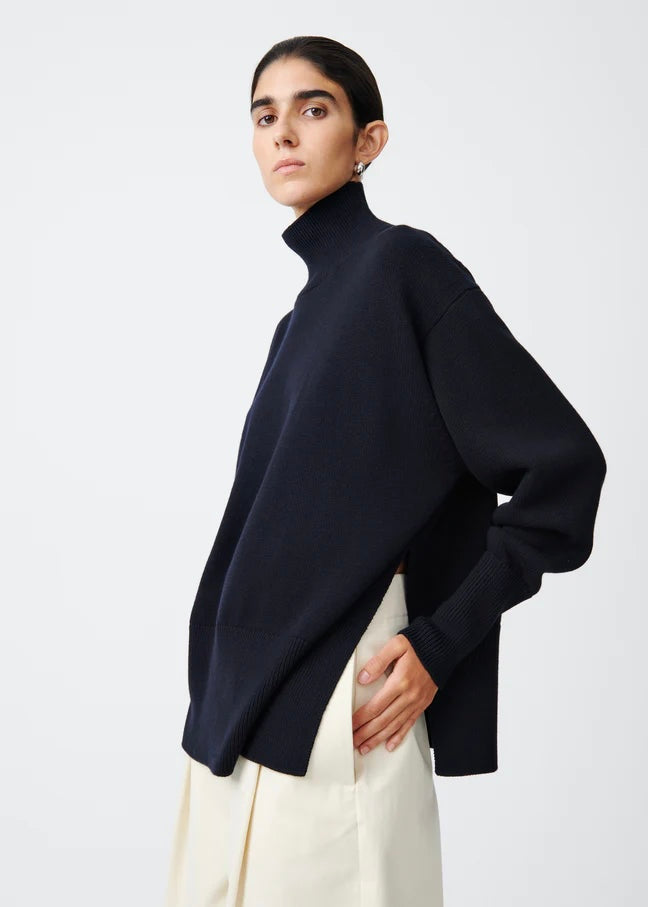 Viere Knit Jumper — DARK NAVY