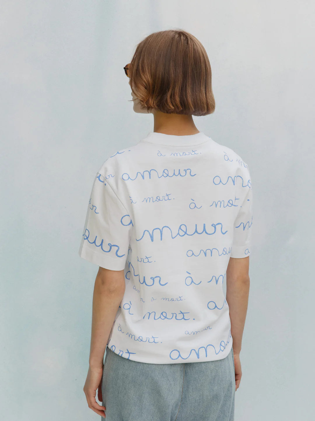 Unisex AMOUR È MORT Tee — WHITE / BLUE