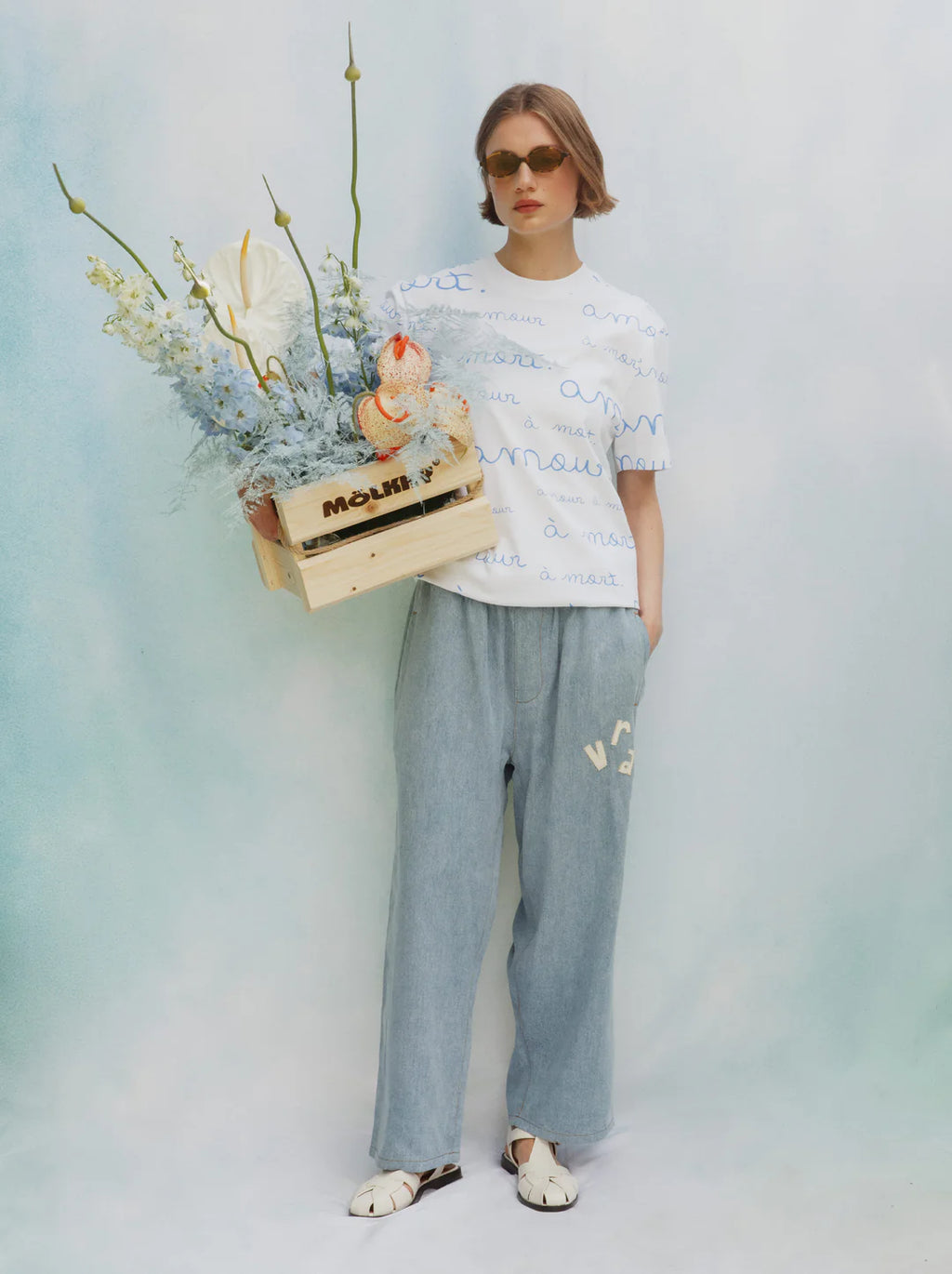 Unisex AMOUR È MORT Tee — WHITE / BLUE