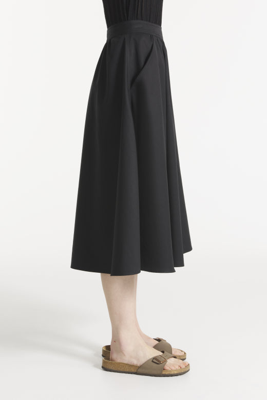 Jeanette Midi Pleated Skirt — BLACK
