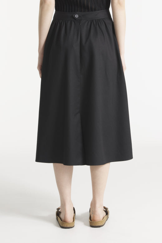 Jeanette Midi Pleated Skirt — BLACK