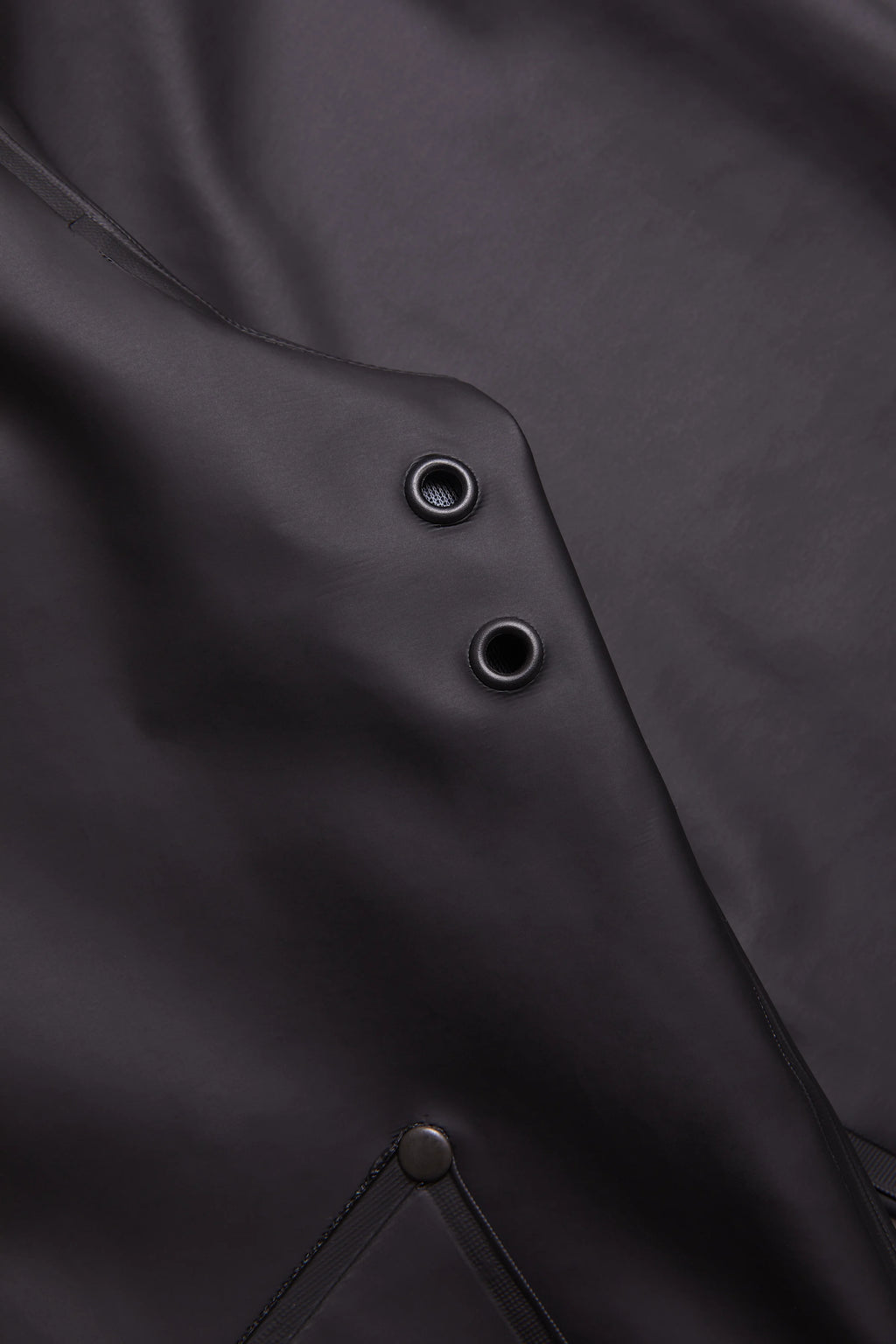 Camden Lightweight Raincoat — BLACK