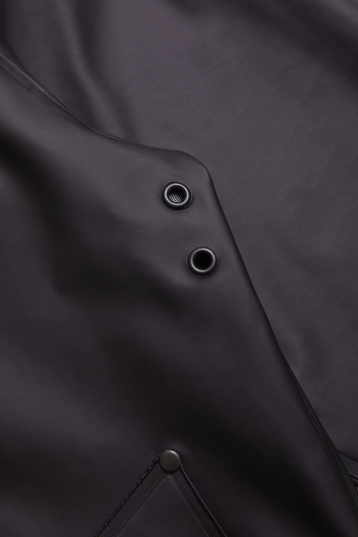 Camden Lightweight Raincoat — BLACK