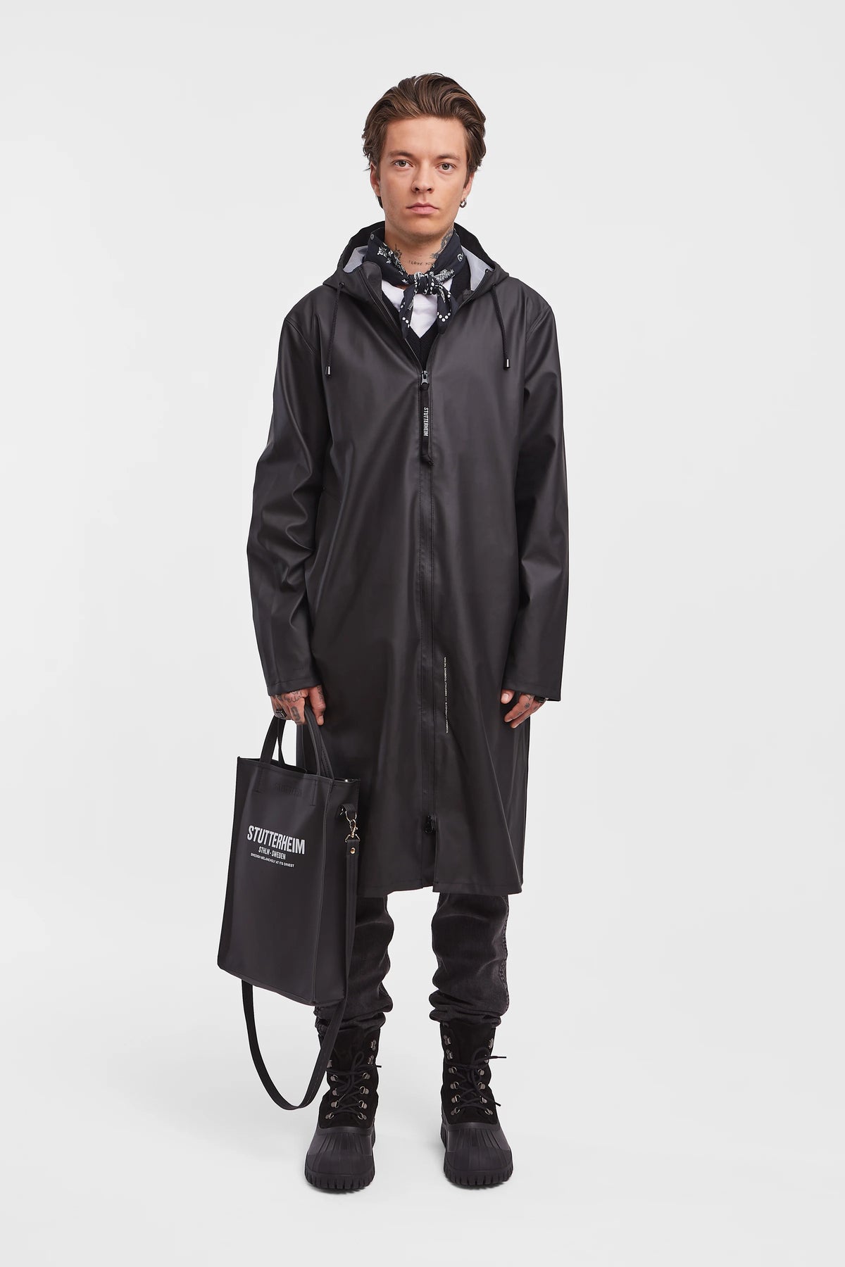 Camden Lightweight Raincoat — BLACK
