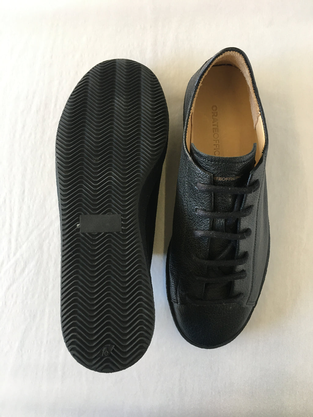 Pedro Leather Low Top Trainer — BLACK