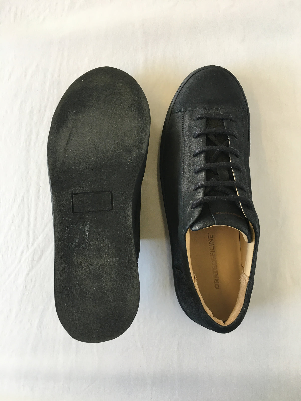 Ezequiel Leather Low Top Trainer — BLACK