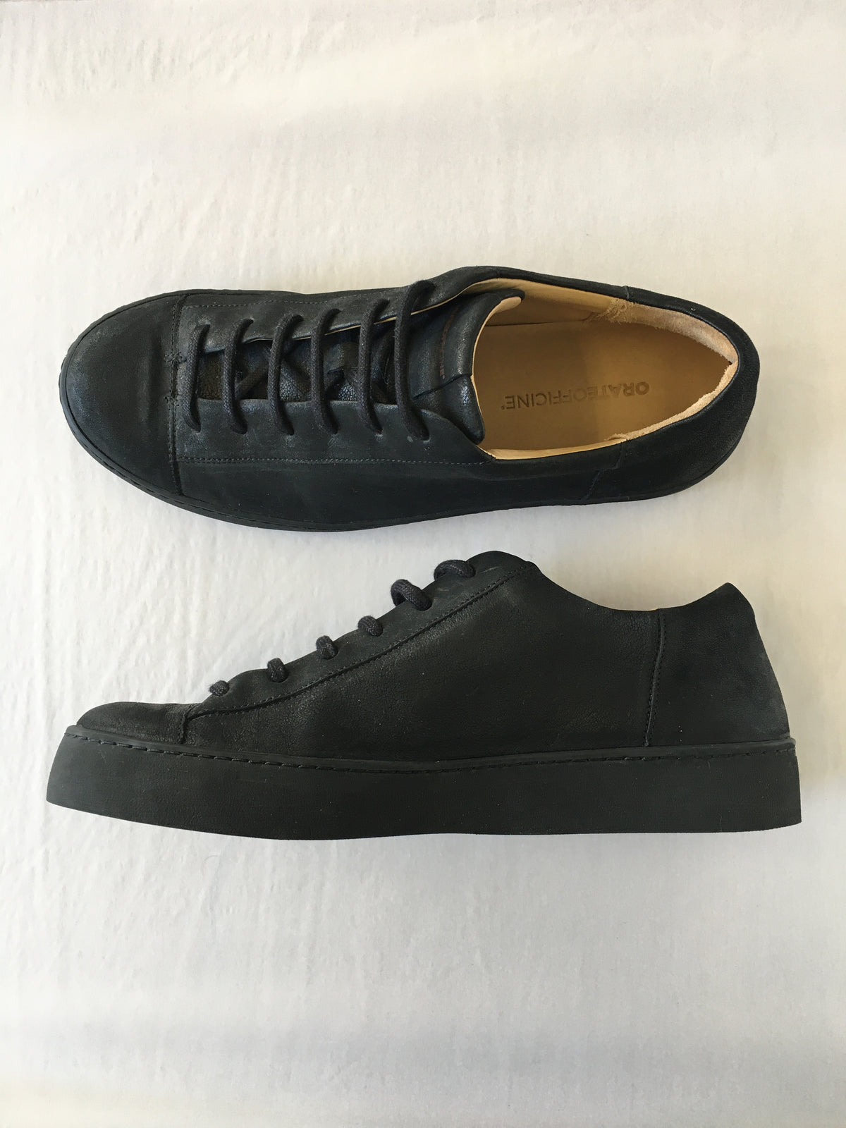 Ezequiel Leather Low Top Trainer — BLACK