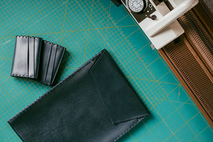 EARLYMADE Handmade Leather Portfolio — BLUE