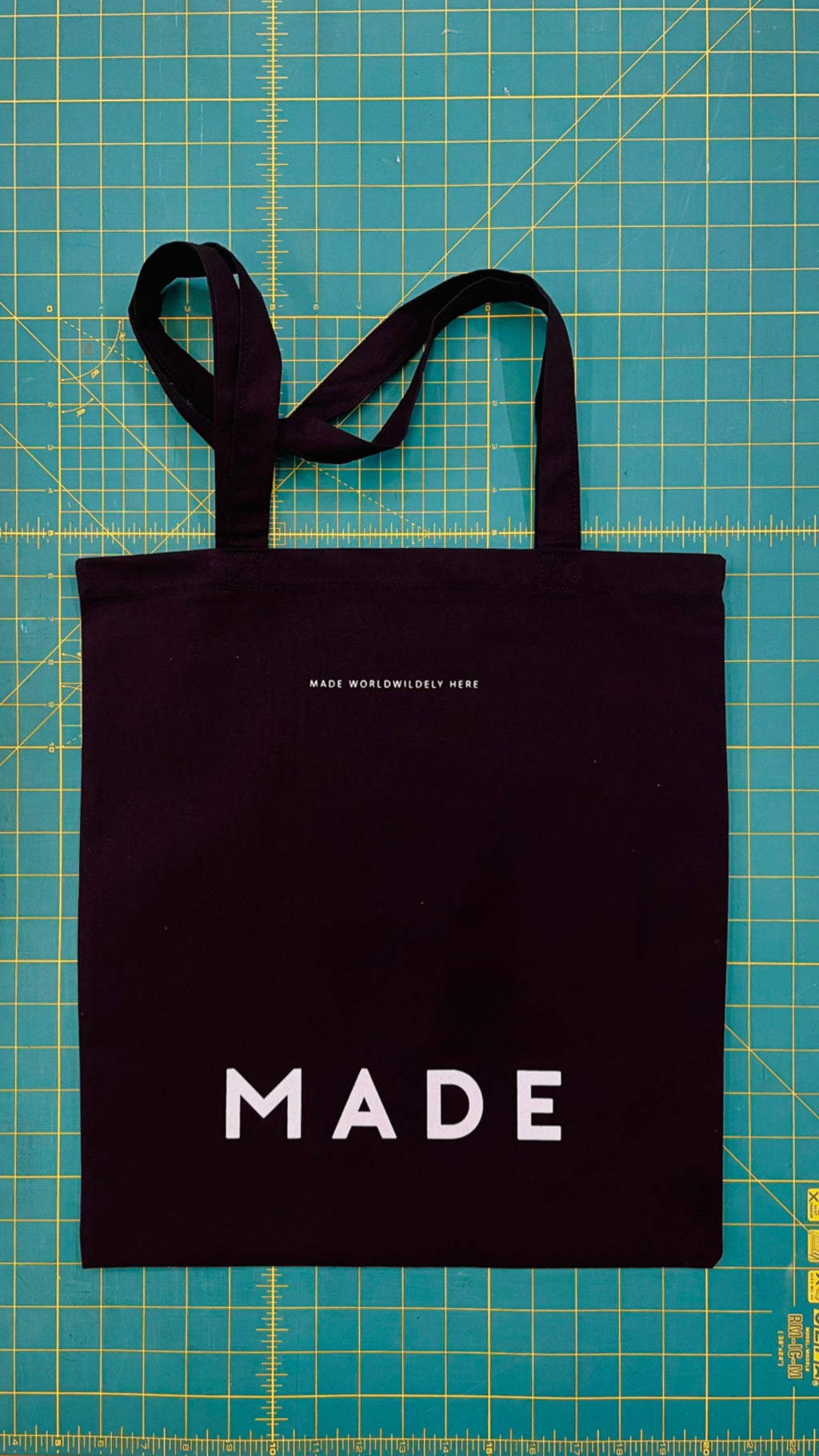 Early Small Tote Bag — BLACK
